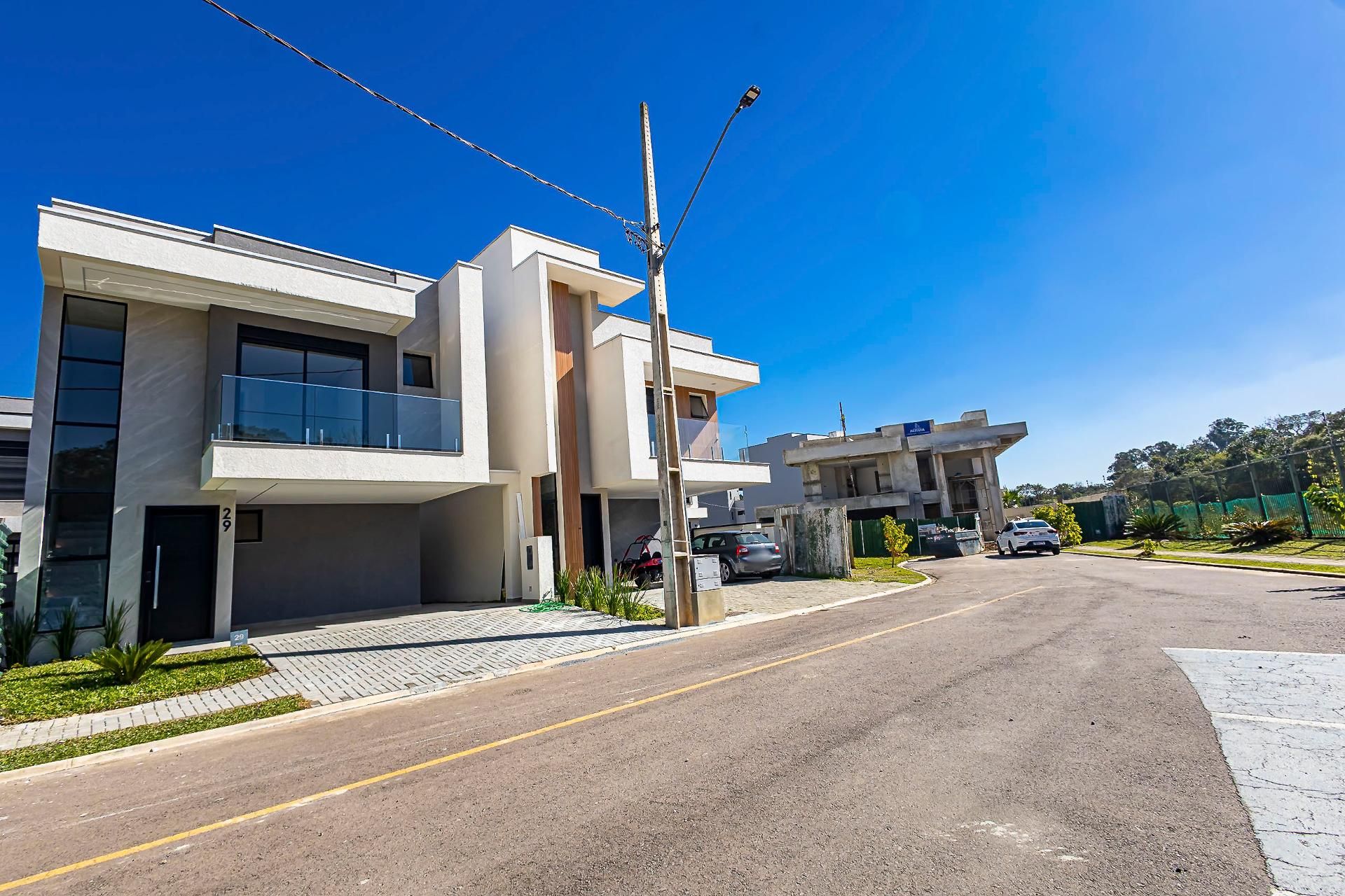 Casa com o melhor projeto no Paysage Vivendas do Parque. 3 sui...
