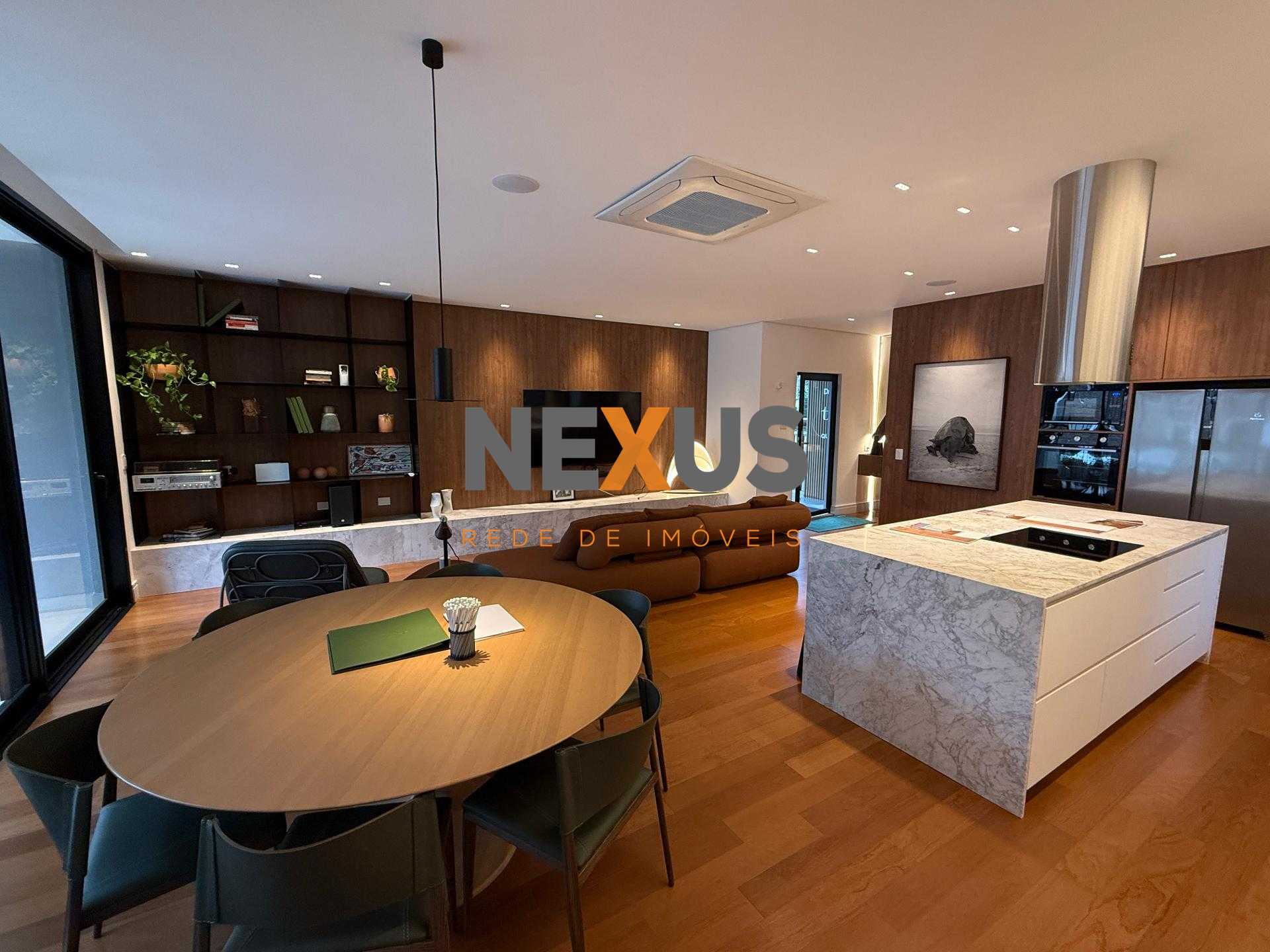 Apartamento com a melhor estrutura de clube no Juveve/Ahu, CUR...
