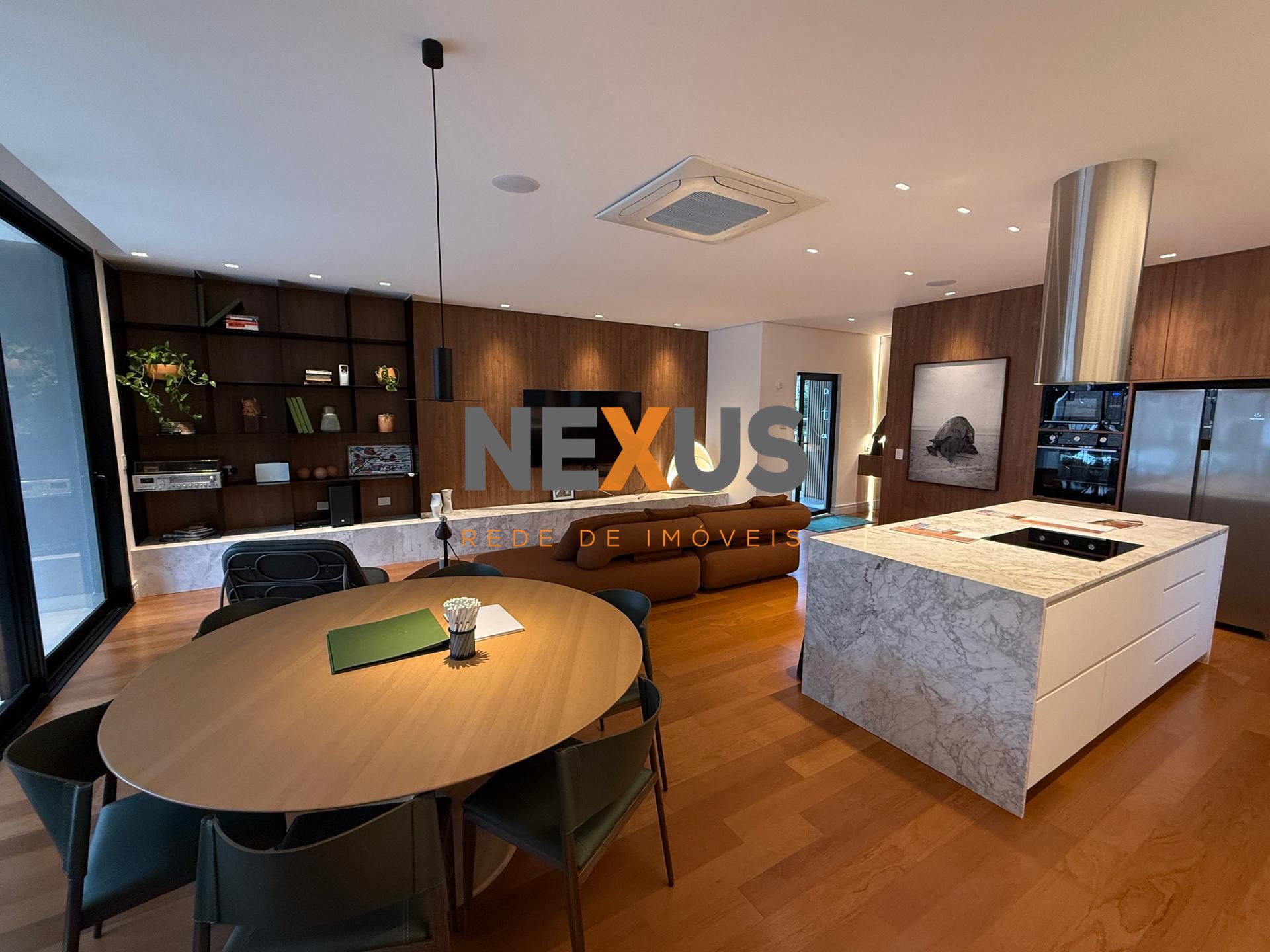 Apartamento com a melhor estrutura de clube no Juveve/Ahu, CUR...