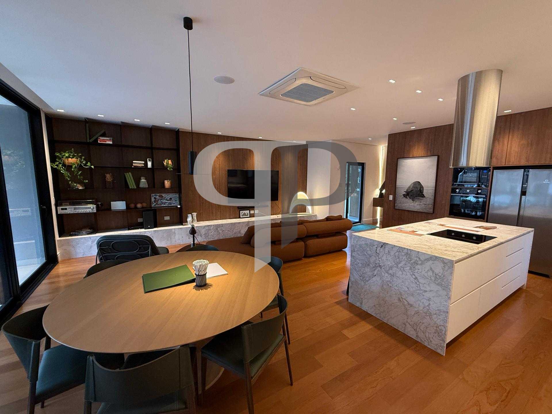 Apartamento com a melhor estrutura de clube no Juveve/Ahu, CUR...