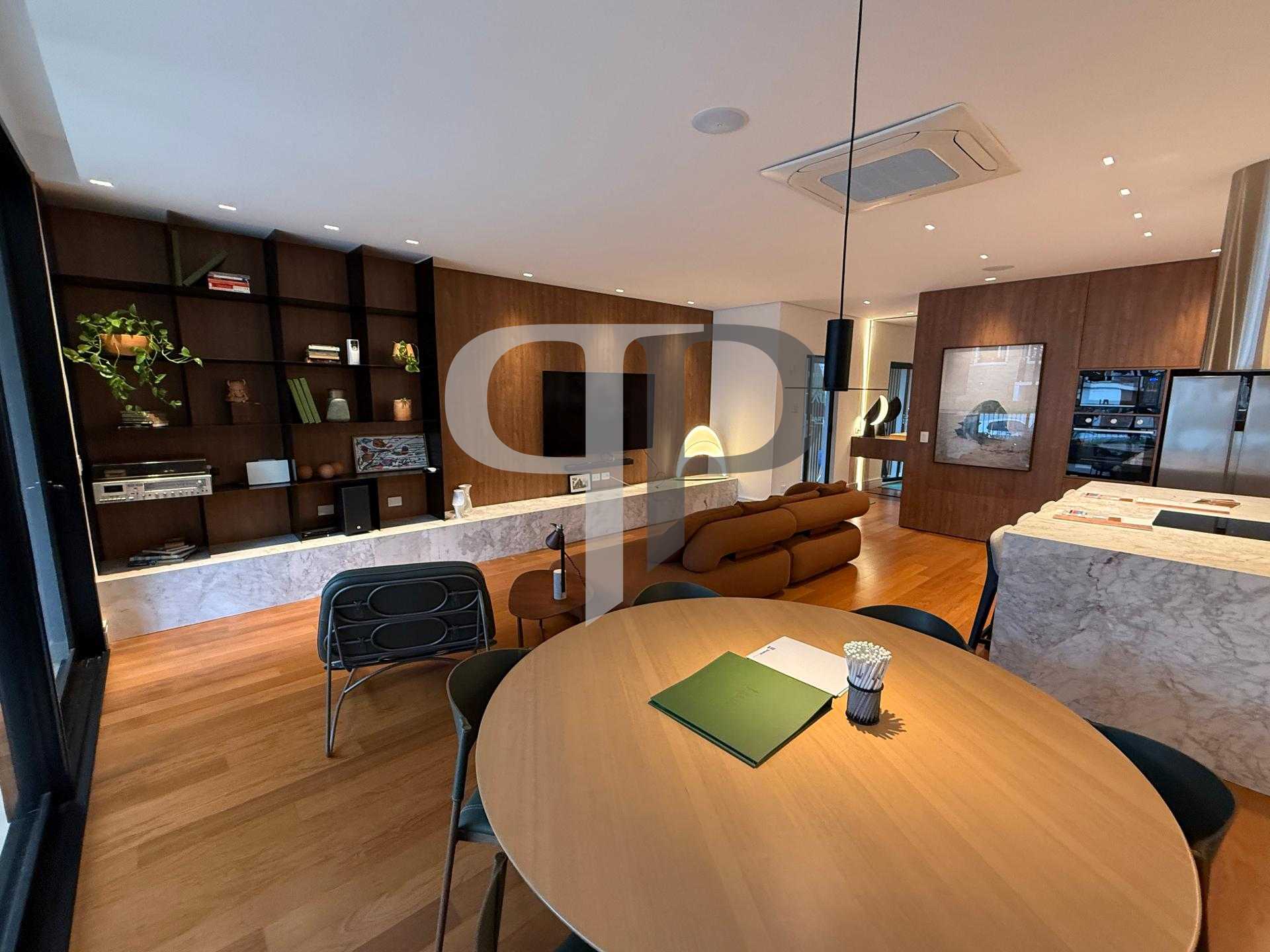 Apartamento com a melhor estrutura de clube no Juveve/Ahu, CUR...