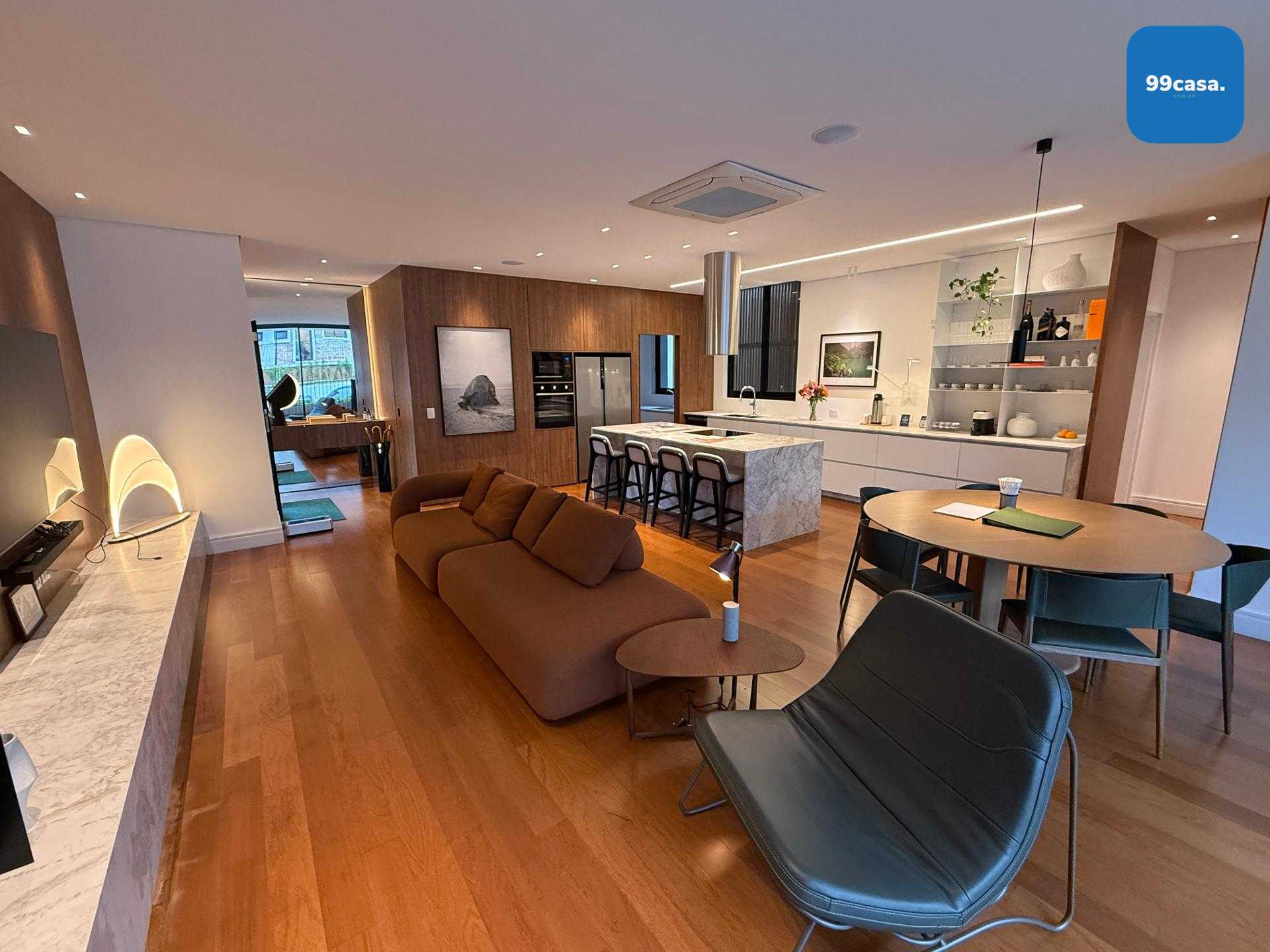 Apartamento com a melhor estrutura de clube no Juveve/Ahu, CUR...
