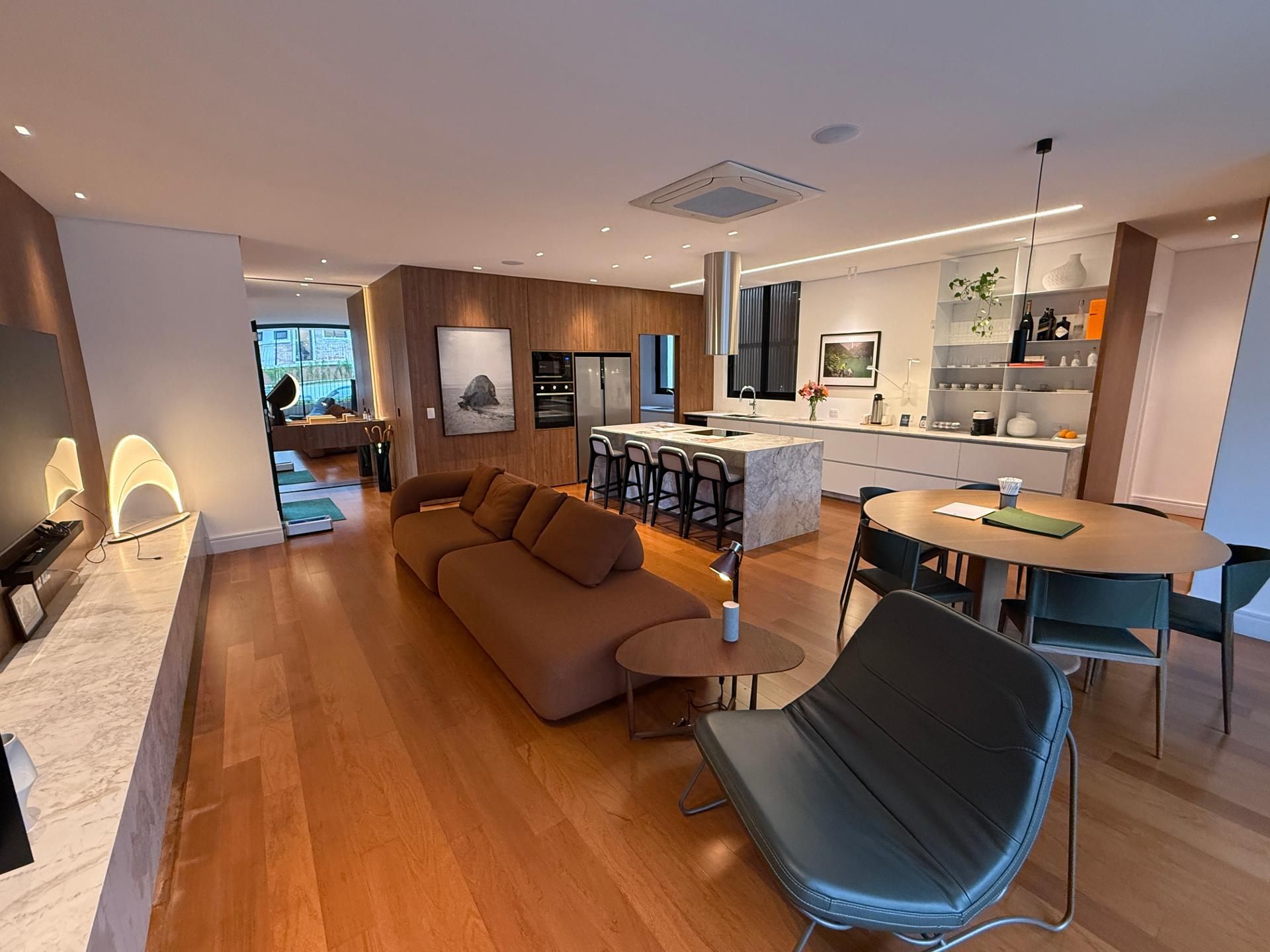 Apartamento com a melhor estrutura de clube no Juveve/Ahu, CUR...