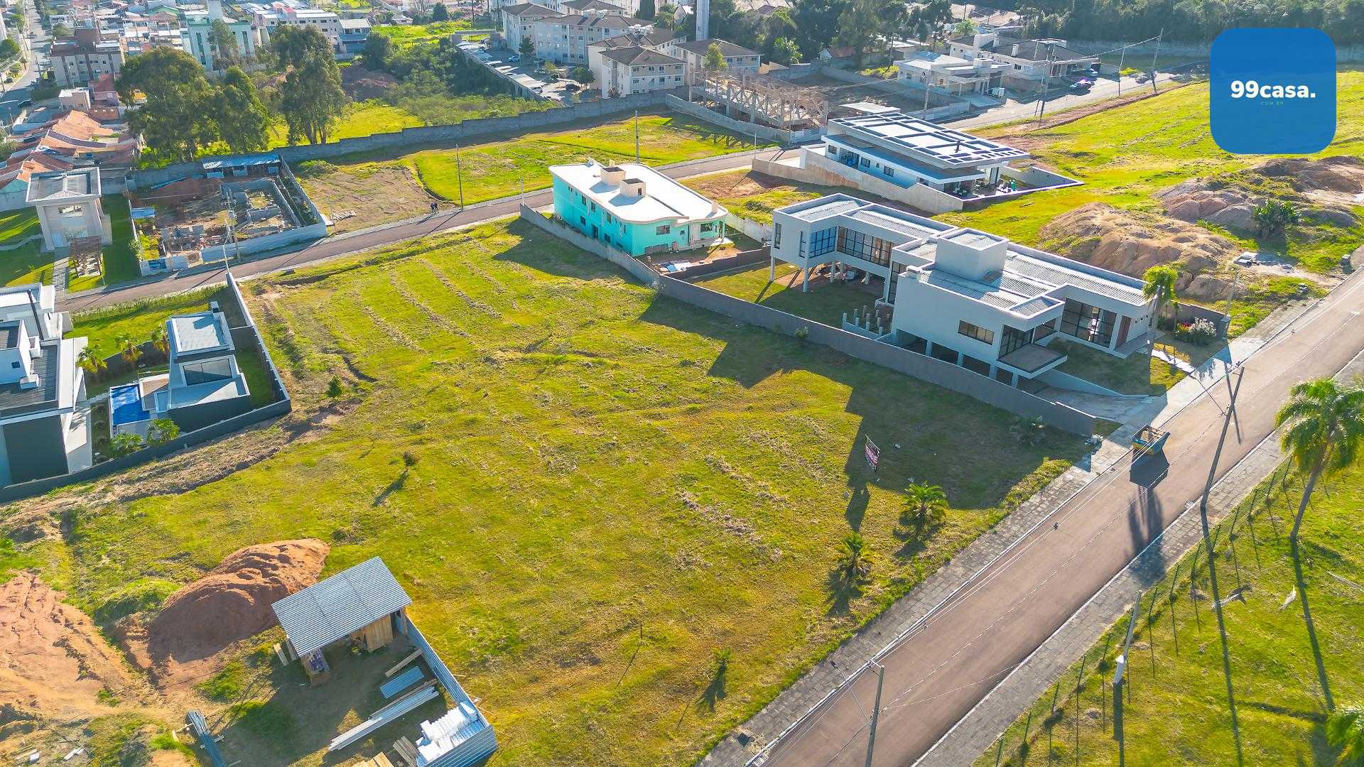Terreno em Condominio Fechado com 1593m2, Pinhais. Vista Serra...
