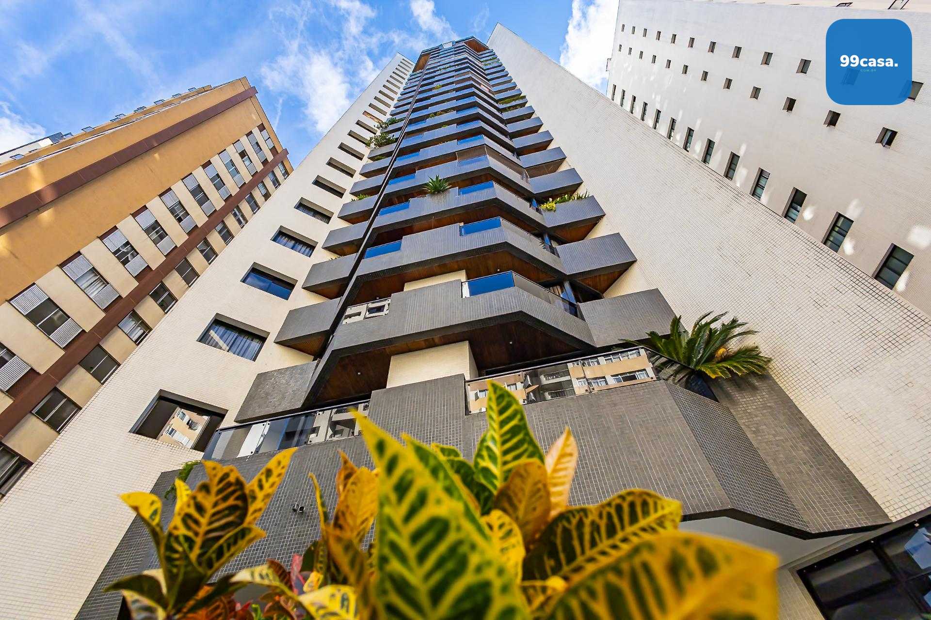Amplo Apartamento com 125,96 m  privativos no Bigorrilho   
