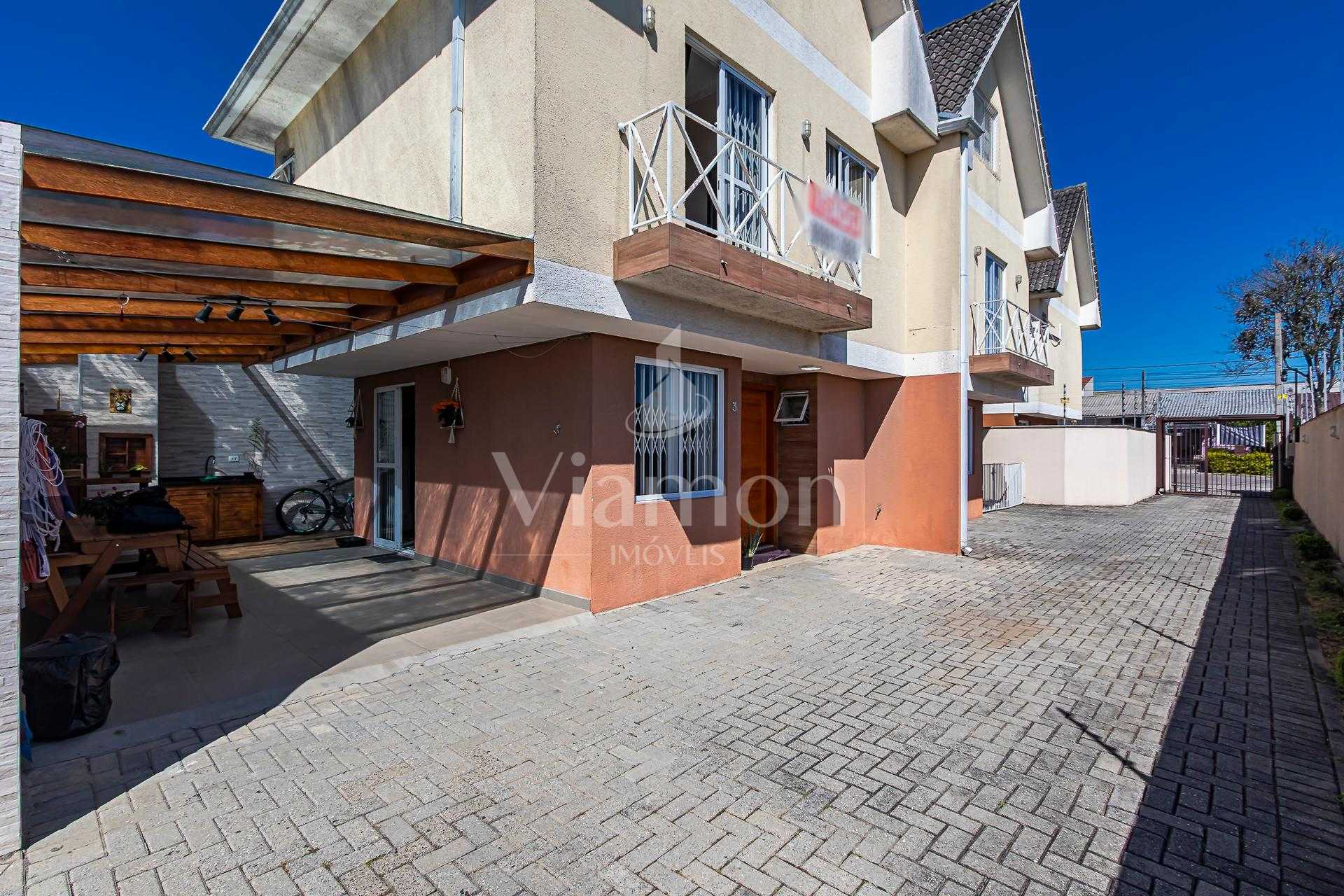 Sobrado à venda, Bairro Cajuru, CURITIBA - PR - Condomínio com...