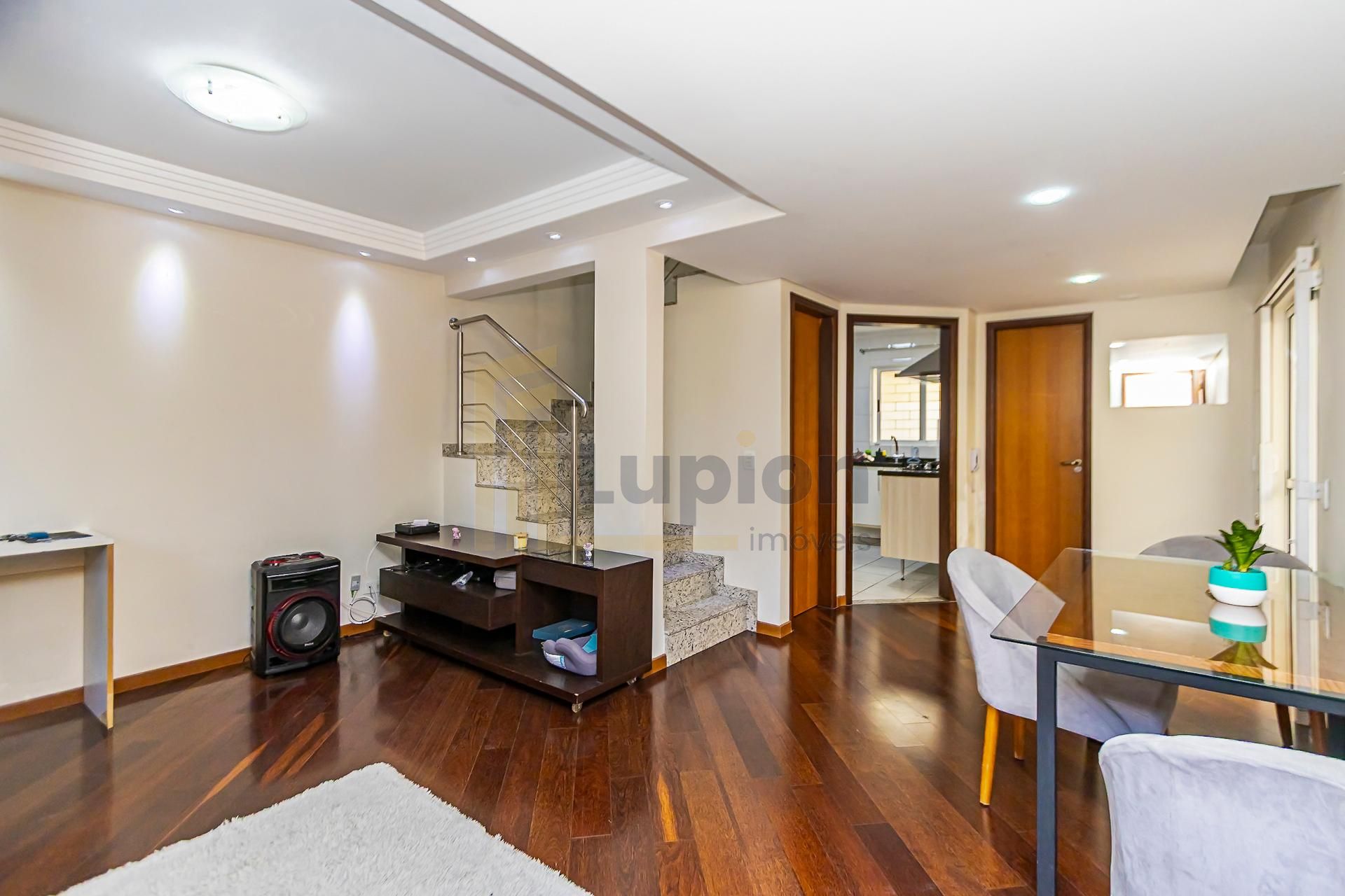 Sobrado à venda, Boqueirão, ao lado do quartel - CURITIBA - PR
