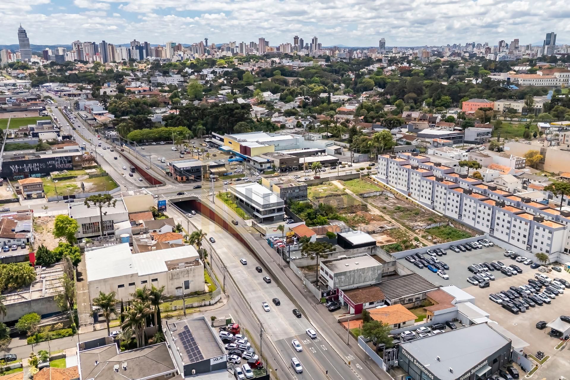 Excelente Terreno ZR4 448m2 no Batel. Matricula Averbada.