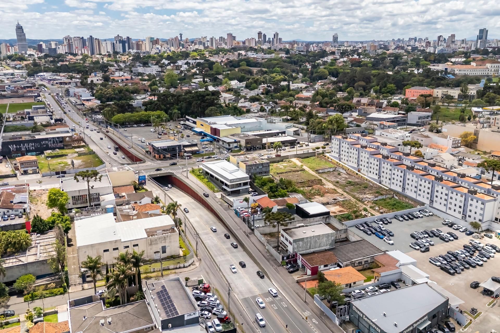 Excelente Terreno ZR4 448m2 no Batel. Matricula Averbada.