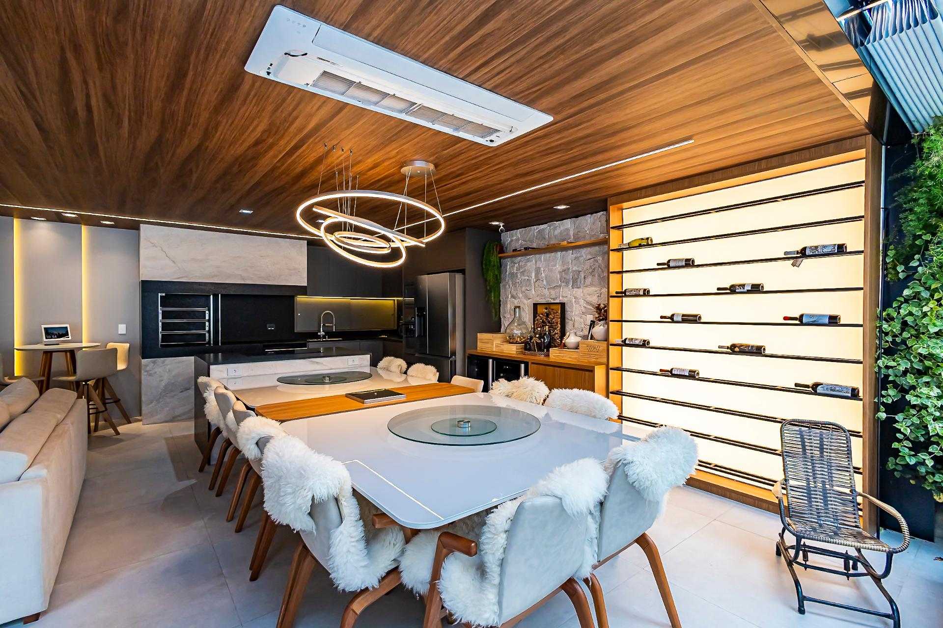 Casa Tecnológica com 5dorm e piscina  à venda no Alto Tarumã, ...