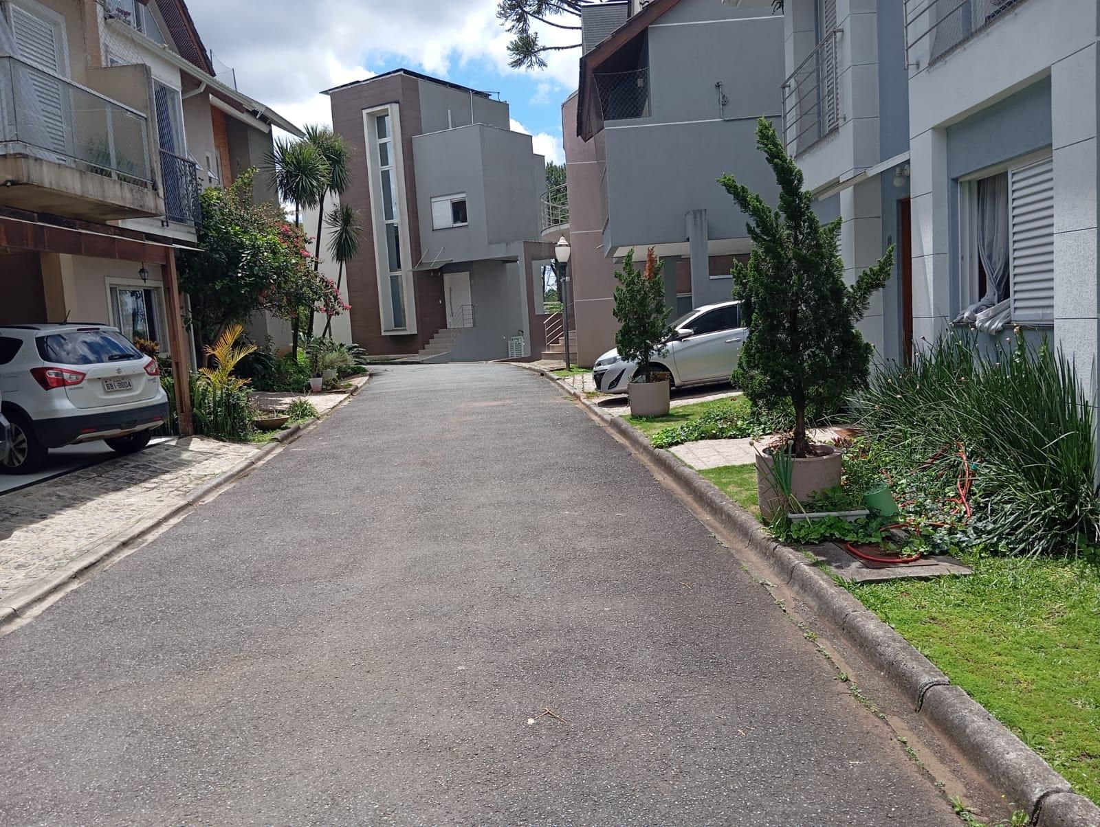 Terreno à venda em condomínio fechado no Cabral em Curitiba - Pr