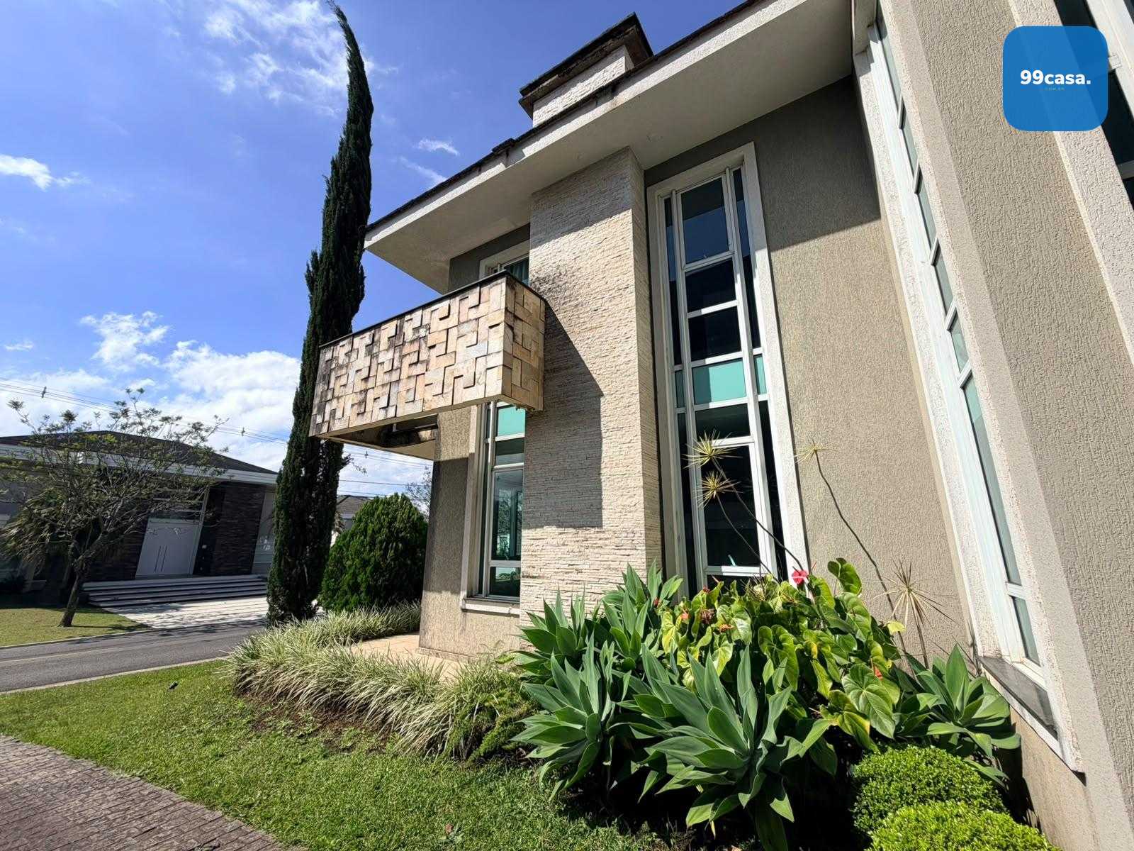 Casa de 267m2 com amplo jardim à venda, Alphaville Graciosa, P...