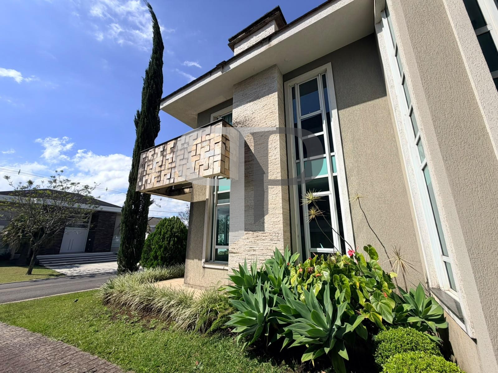 Casa de 267m2 com amplo jardim à venda, Alphaville Graciosa, P...