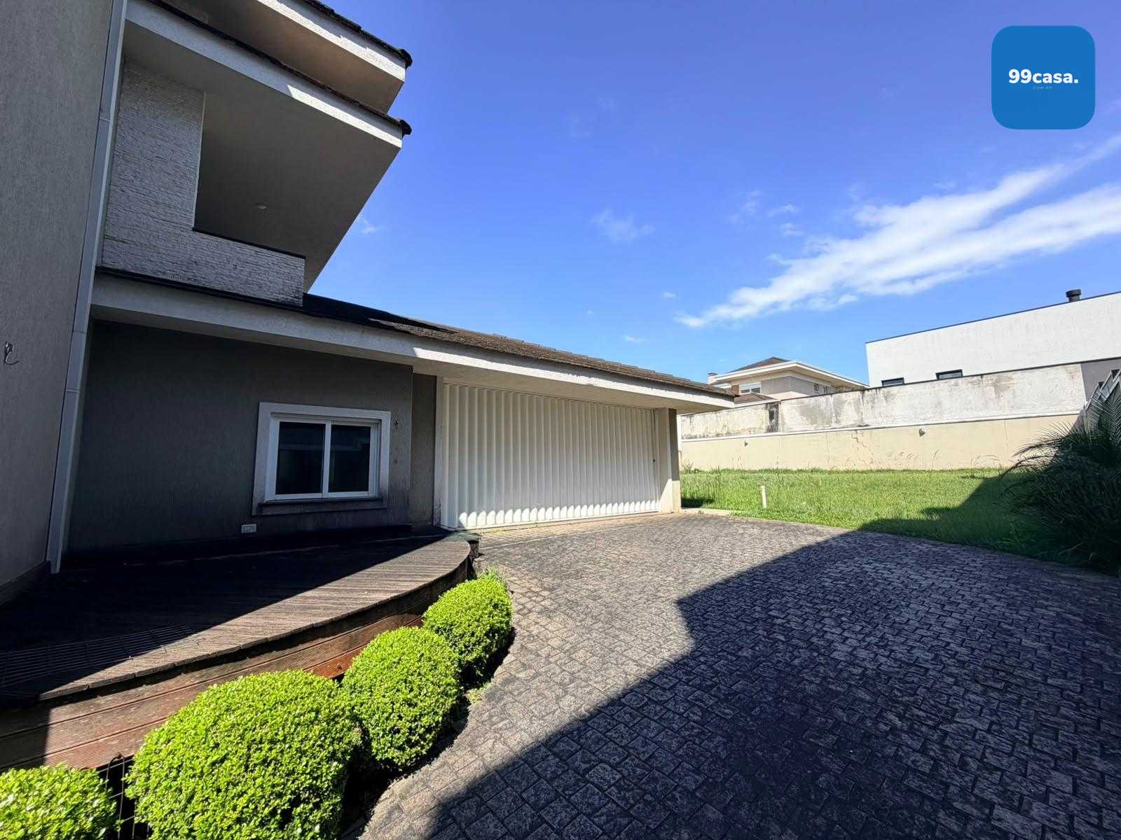 Casa de 267m2 com amplo jardim à venda, Alphaville Graciosa, P...