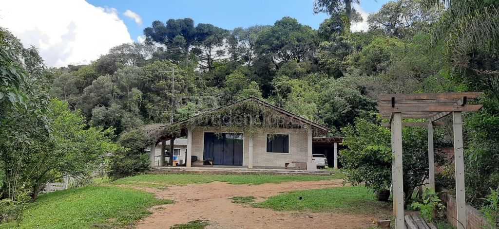 Chácara com 4 dormitórios à venda, 33000 m² por R$ 1.490.000,0...