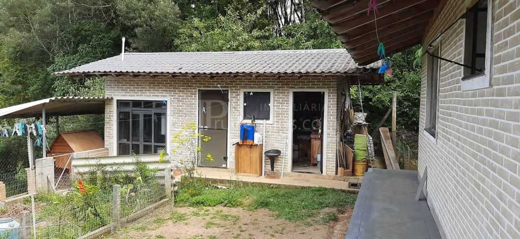 Chácara com 4 dormitórios à venda, 33000 m² por R$ 1.490.000,0...