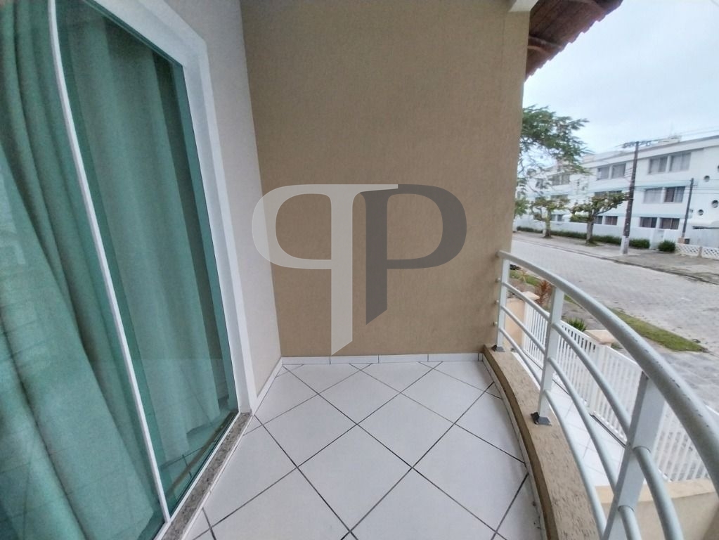 Sobrado na praia com excelente padrão, Centro de Guaratuba. 15...