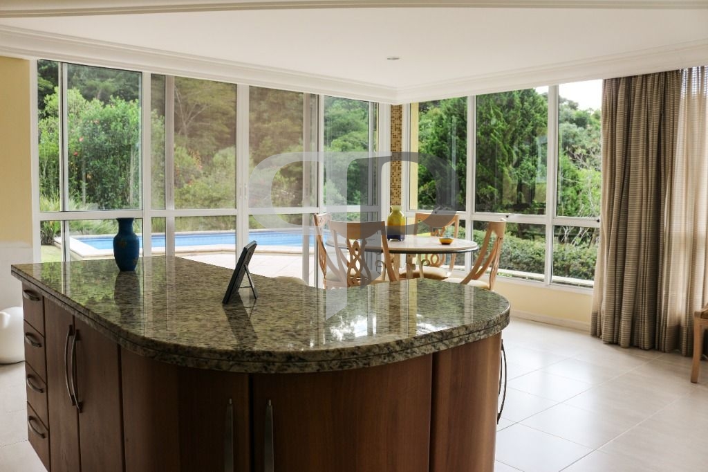 Casa com  piscina, 4 dorm, 3 vagas cob470 m² - Alphaville Grac...