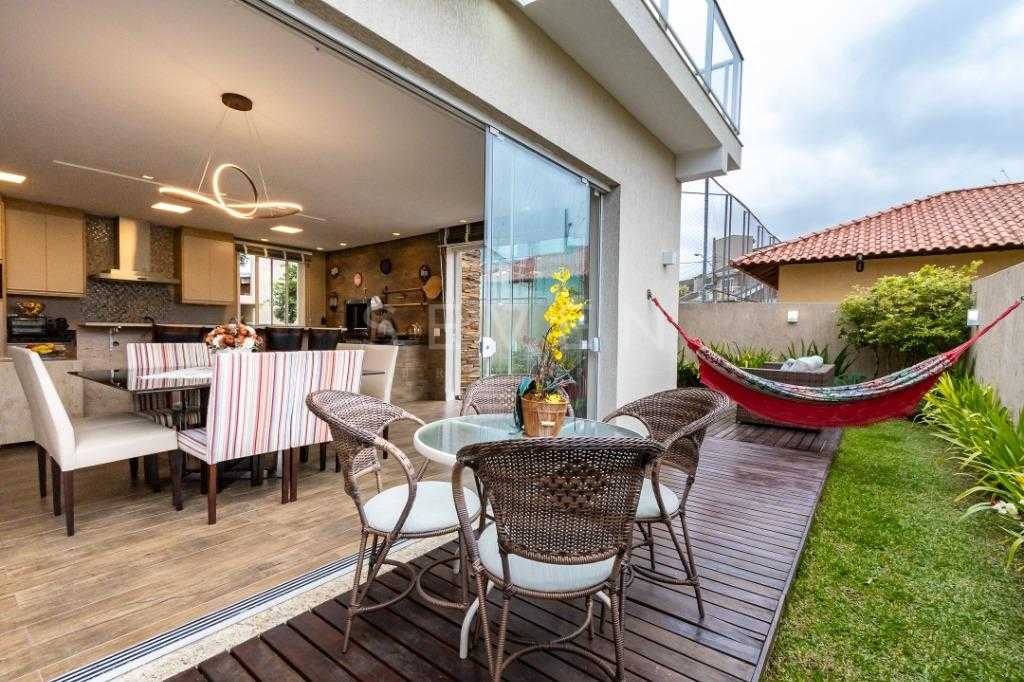 Casa com 4 dormitórios à venda,387.50 m , Santa Felicidade, CU...