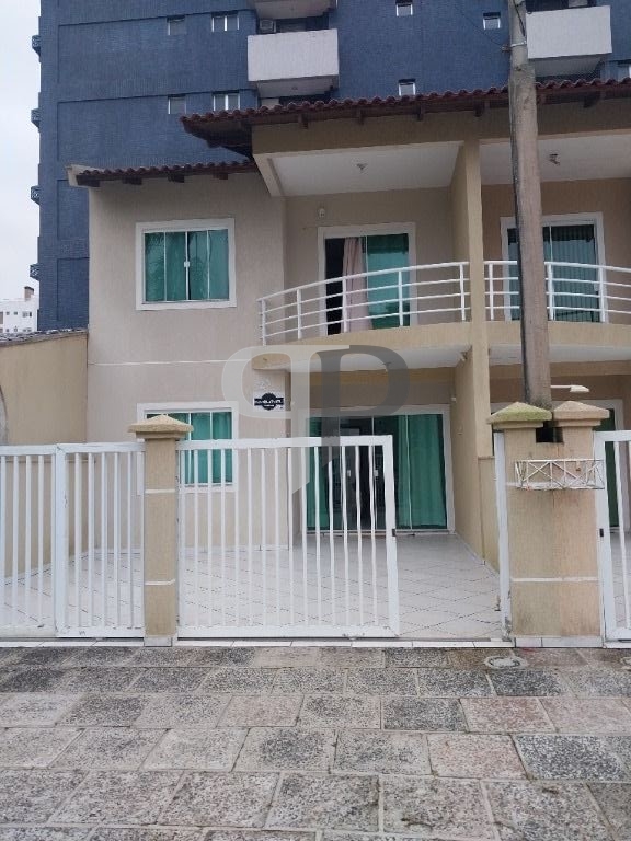Sobrado na praia com excelente padrão, Centro de Guaratuba. 15...