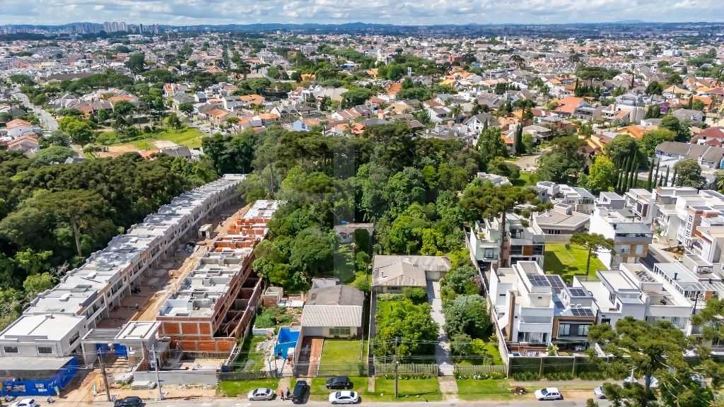 Terreno 600m  ZR3 na Av. Prefeito Maur?cio Fruet  Cajuru Curitiba