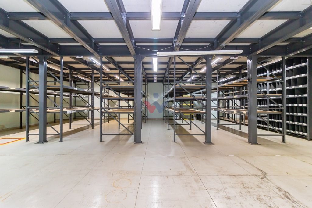 Prédio, barrcão à venda, com 530 m2 costruídos com 2 terrenos,...