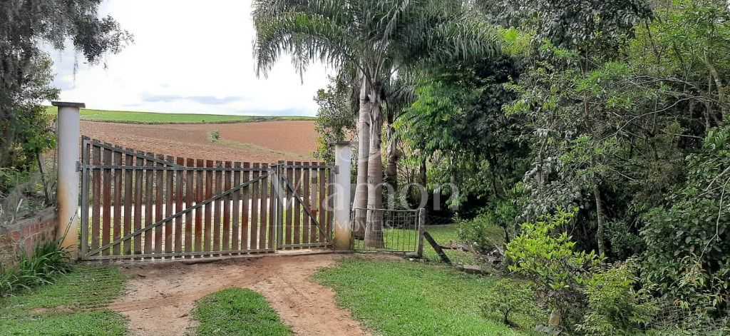 Chácara com 4 dormitórios à venda, 33000 m² por R$ 1.490.000,0...