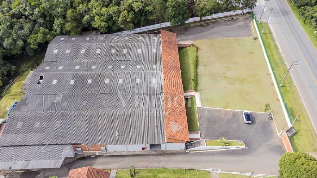 Área industrial em Colomb com 41.000 m² com 3 barracões sendo ...