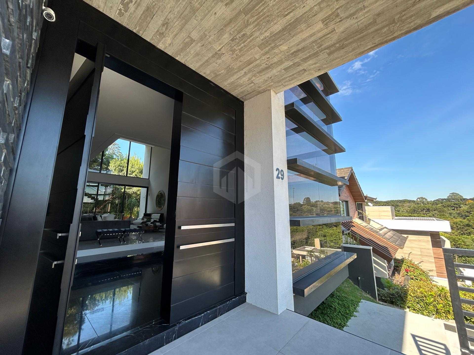 Casa de alto padrão em condomínio clube à venda em Santa Felic...