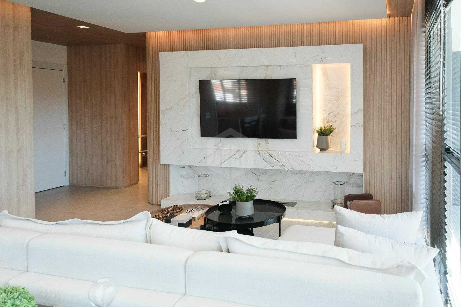 Apartamento com 3 dormitórios à venda  - 114m  - R  1.748.374,...