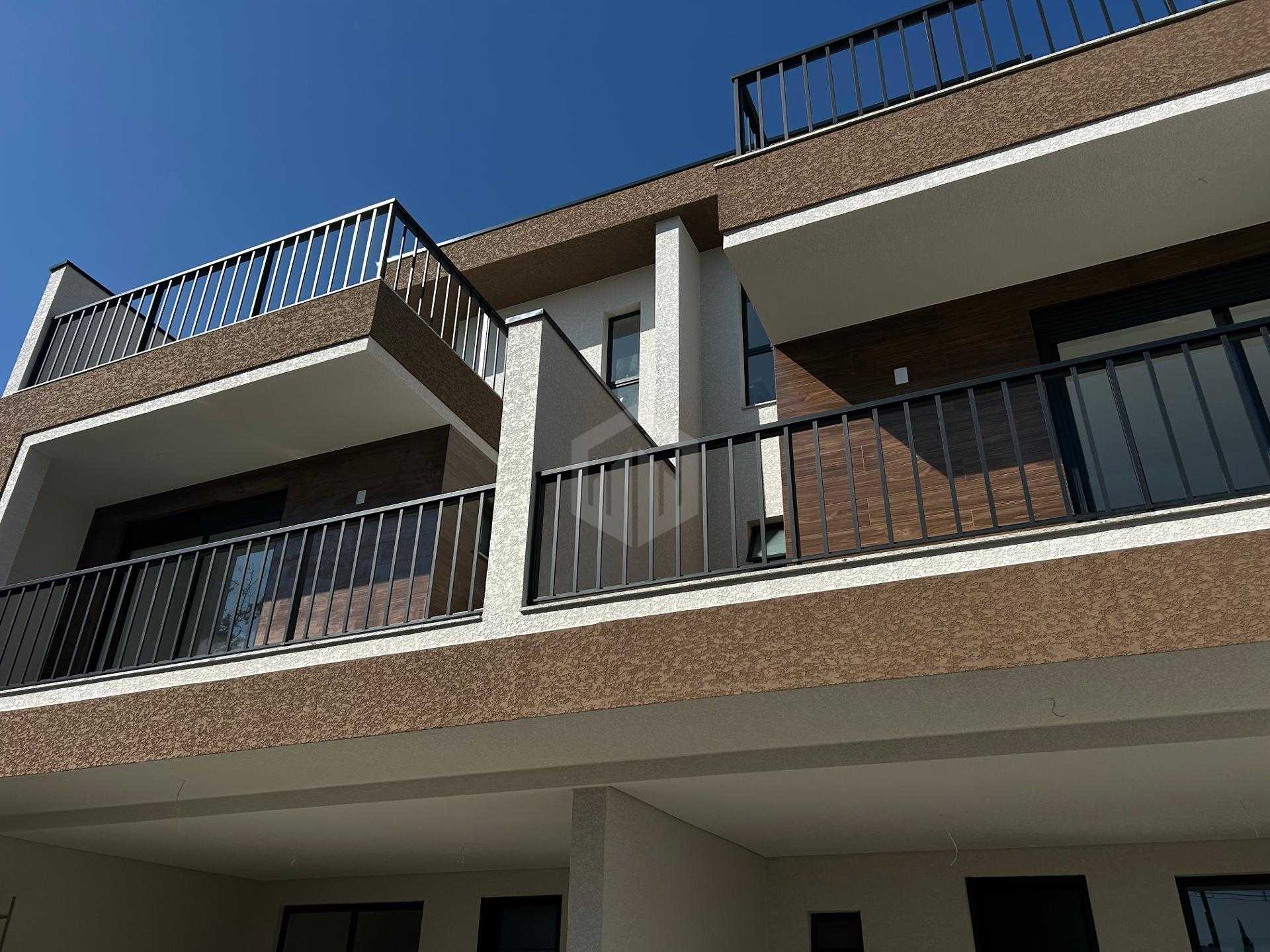 Sobrados à venda - Triplex, 3 quartos - Guabirotuba, CURITIBA ...