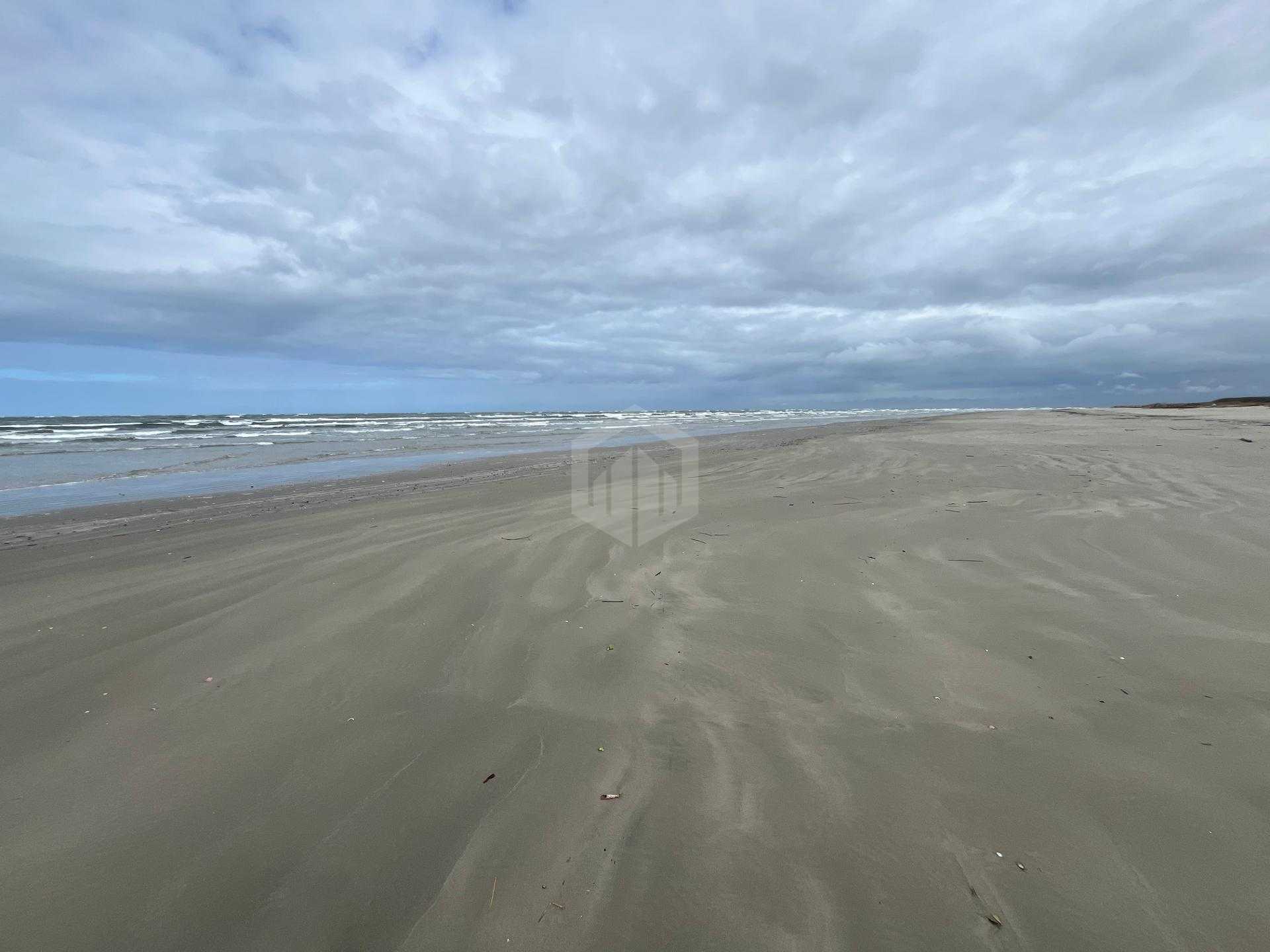 Duas Casas em Terreno Amplo à venda - Pontal do Sul, PONTAL DO...