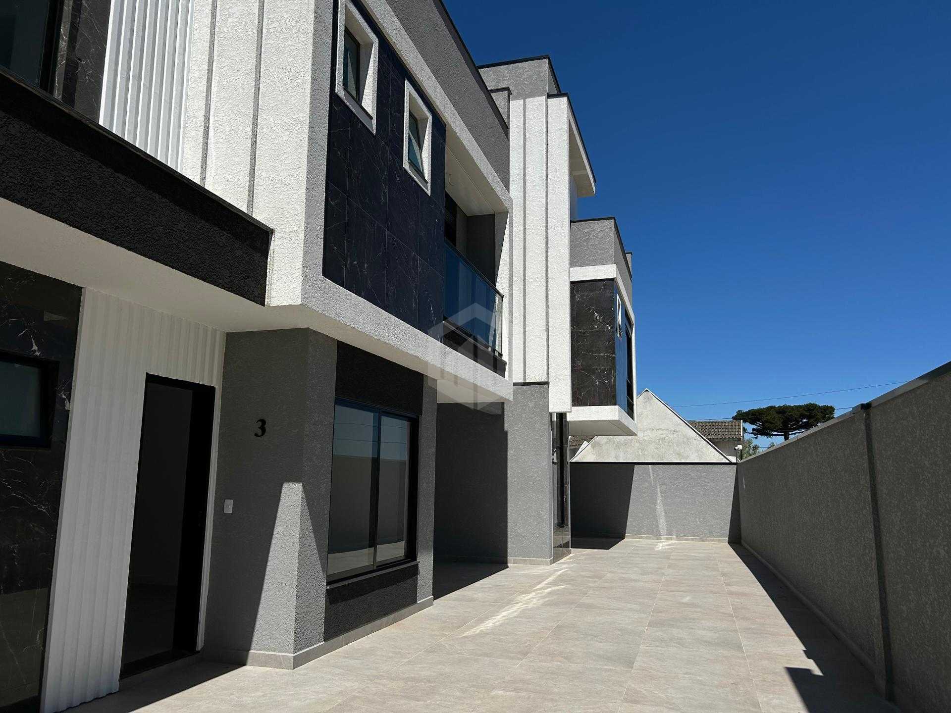 Sobrados à venda - Triplex, 3 dormitórios - Vista Alegre, CURI...