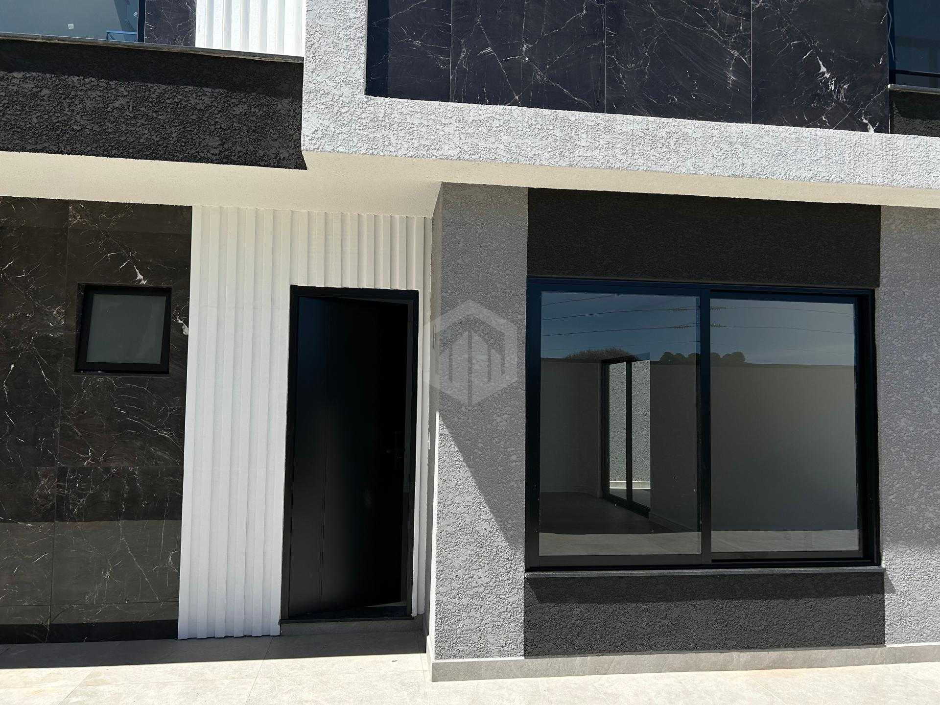 Sobrados à venda - Triplex, 3 dormitórios - Vista Alegre, CURI...