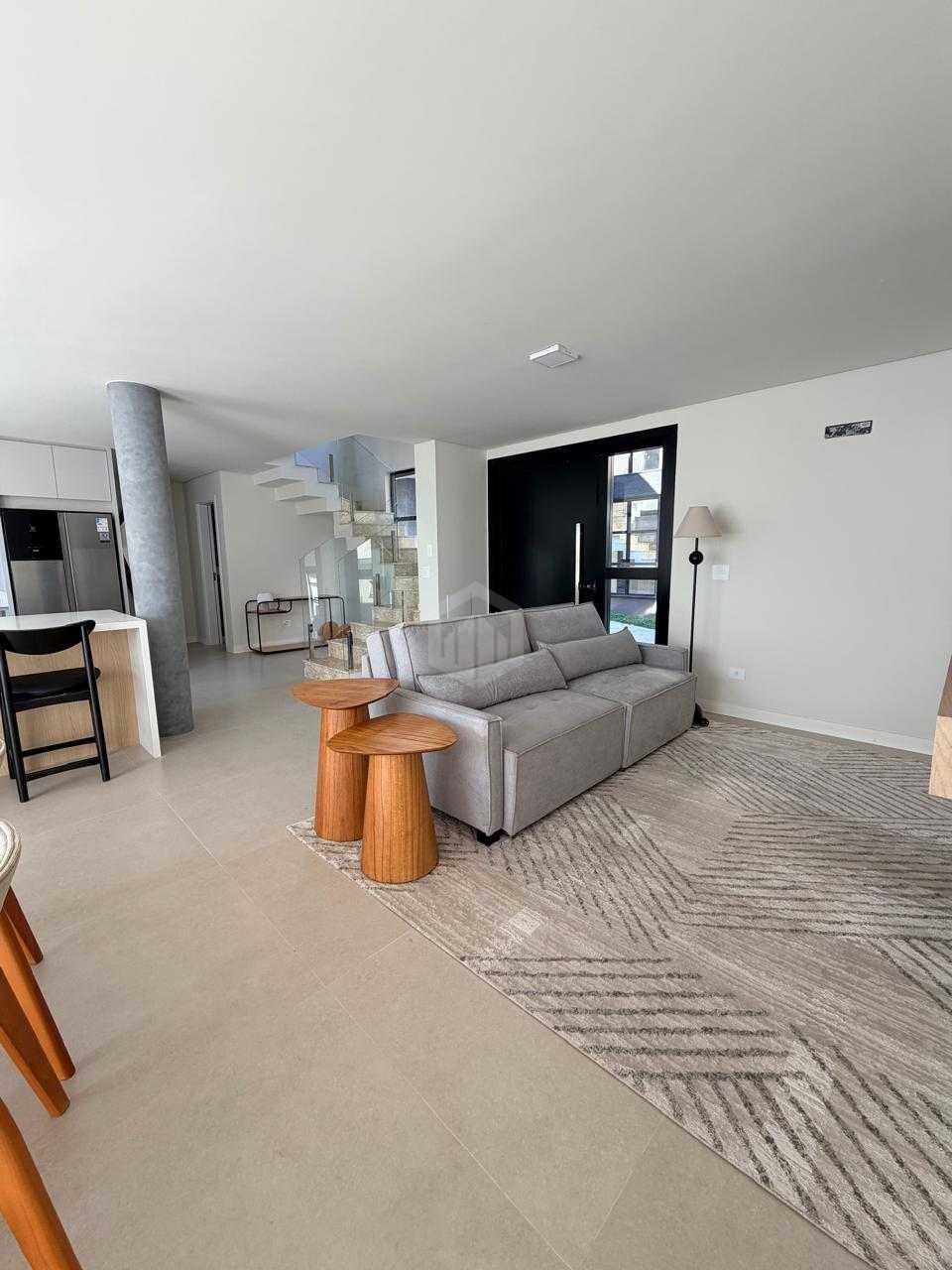 Sobrado/Triplex Novo à Venda nas Mercês com Móveis  234 m²- CU...