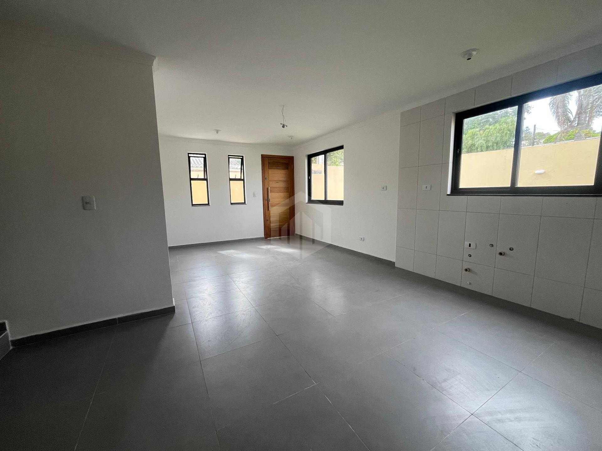 Sobrado Triplex à venda, Bairro Santa Cândida, 150 m², 790.000...