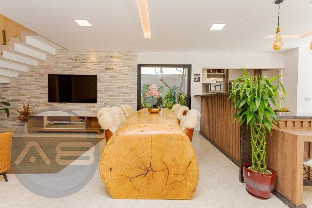 Casa com 3 dormitórios à venda, 201 m² por R$ 1.800.000,00 - A...