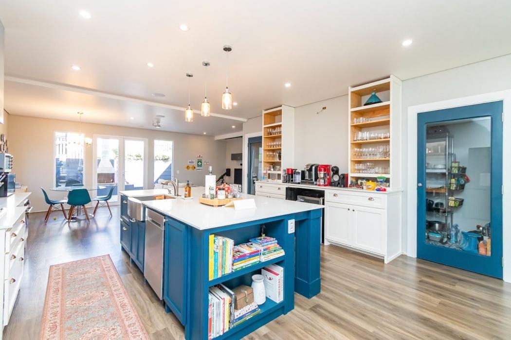 Sobrado com 3 dormitórios à venda, 331 m² por R$ 2.450.000,00 - Santa Cândida - Curitiba/PR