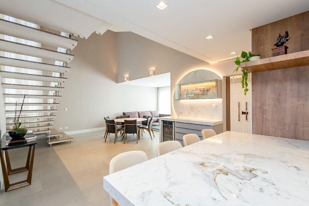 Casa com 4 dormitórios à venda, 330 m² por R$ 3.330.000,00 - São Braz - Curitiba/PR