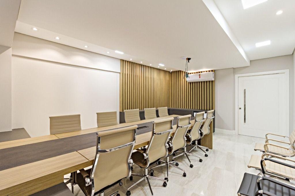 Edifício com 6 Pavimentos (subsolo+05 andares) Área Construída...