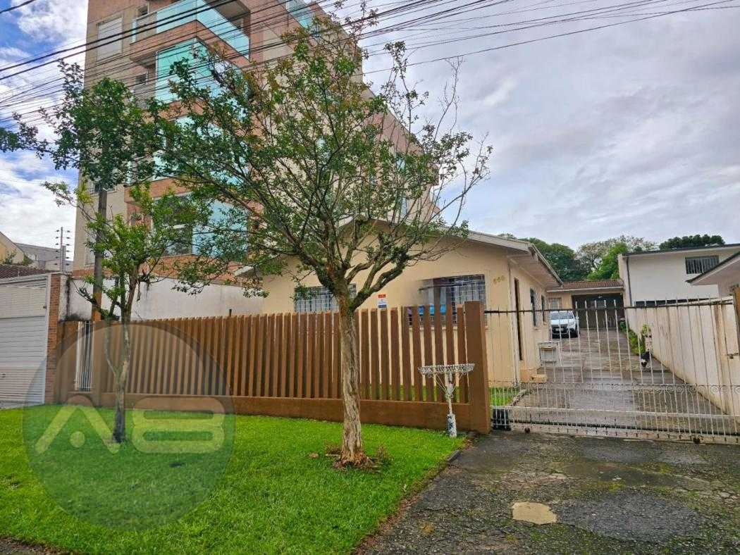 Casa com 3 dormitórios à venda, 250 m² por R$ 930.000,00 - Por...