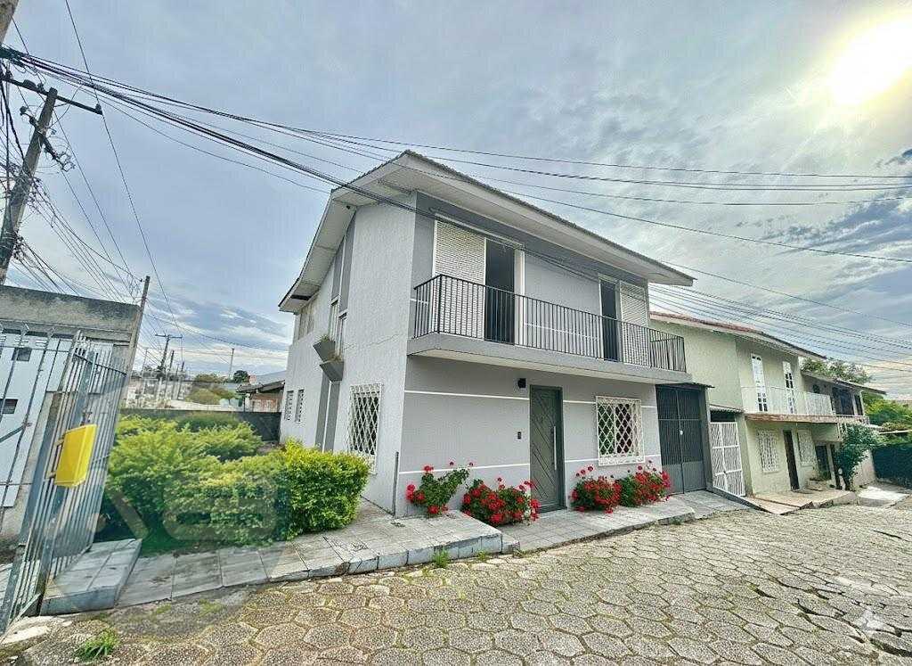 Sobrado no Capão Raso na Laudelino Ferreira Lopes
