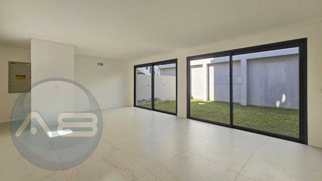 Sobrado em condomínio fechado de 198 m² com 3 dormitórios send...