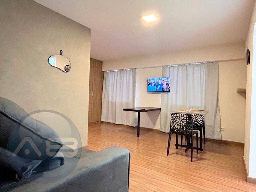 Apartamento com 1 dormitório mobiliado, 32 m² , Centro - Curit...