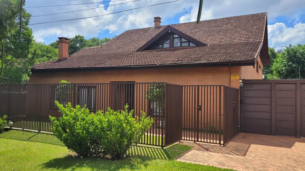 CASA com 3 dormitórios à venda com 530m² por R$ 5.560.000,00 no bairro Campina do Siqueira - CURITIB