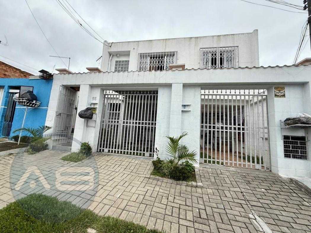 Casa à venda, 212 m² por R$ 590.000,00 - Alto Boqueirão - Curi...