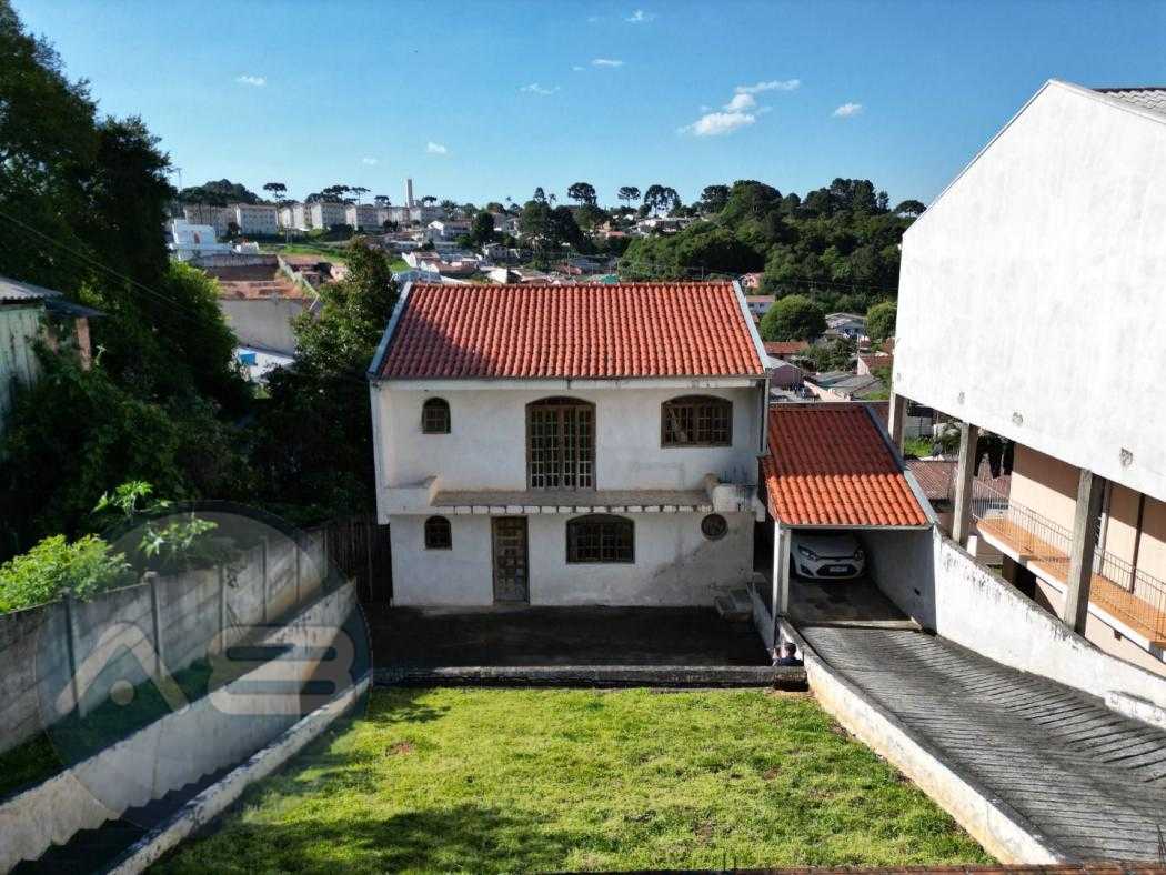 Sobrado à Venda em Santa Cândida - Boa Oportunidade de Investi...