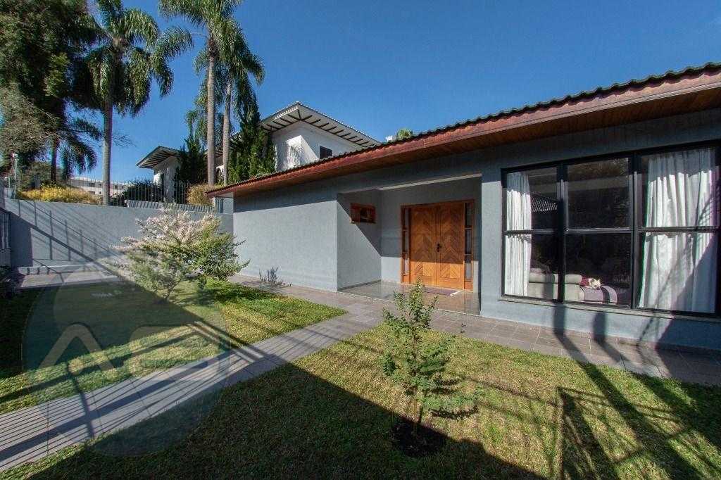 Casa com 3 suítes no Batel!