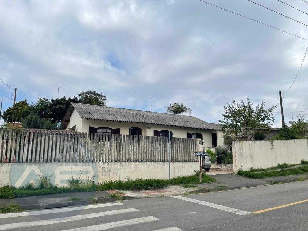 Casa com terreno em Colombo/PR.