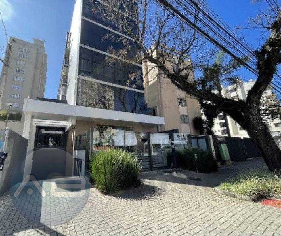 Flat exclusivo no Batel com vaga de garagem e sacada integrada...